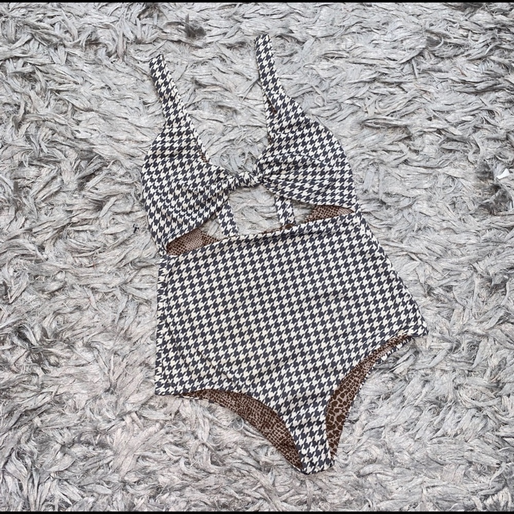 ❌SOLD❌ Acacia Indies Houndstooth